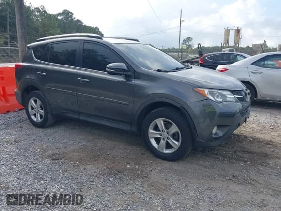 ✅ 2013 Toyota RAV4 XLE • VIN: 2T3WFREV4DW010811 • Lot: 43766574. Listed on IAAI with 228,115 mi. Free auction sales archive from the USA and detailed vehicle history report at DreamBid. Image 1.