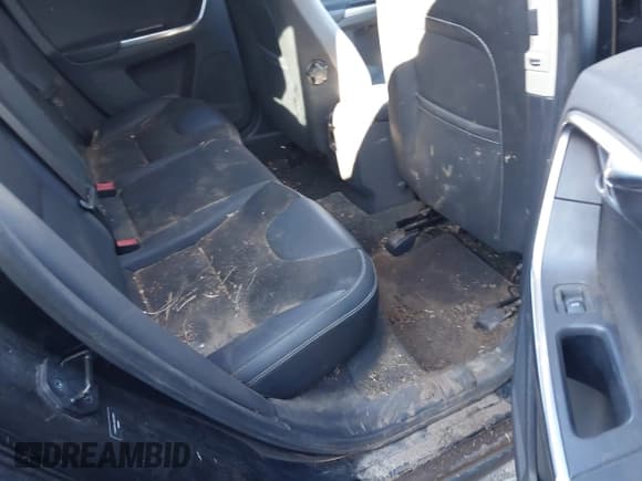 ✅ 2013 Volvo XC60 3.2L • VIN: YV4940DLXD2439844 • Lot: 43807288. Listed on IAAI with 210,400 mi. Free auction sales archive from the USA and detailed vehicle history report at DreamBid. Image 8.