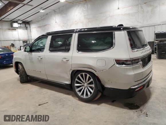 ✅ 2022 Jeep Grand Wagoneer Series I • VIN: 1C4SJVEJ2NS180968 • Лот: 61053895. Опубликован ранее на Copart с пробегом 14 741 миль. Бесплатный доступ к архиву аукционных продаж из США и подробный отчёт об истории автомобиля на DreamBid. Изображение 2.