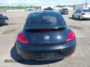 ✅ 2016 Volkswagen Beetle SE • VIN: 3VWJ17AT9GM620367 • Lot: 42198976. Wystawiony na IAAI z przebiegiem 94 048 mil. Bezpłatny archiwum sprzedaży aukcyjnych z USA i szczegółowy raport historii pojazdu na DreamBid. Zdjęcie 16.