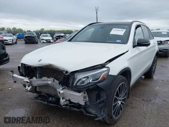 ✅ 2018 Mercedes-Benz GLC 300 • VIN: WDC0G4JB8JV045348 • Lot: 41904890. Wystawiony na IAAI z przebiegiem 103 842 mil. Bezpłatny archiwum sprzedaży aukcyjnych z USA i szczegółowy raport historii pojazdu na DreamBid. Zdjęcie 2.
