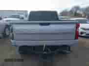 2020 Chevrolet Silverado 1500 LT z VIN 1GCRYDEKXLZ233126, wystawiony jako IAAI lot #41607694 z przebiegiem 111 246 mil mil oraz . Historia ofert i sprzedaży dostępna na DreamBid. Obrazek 17.