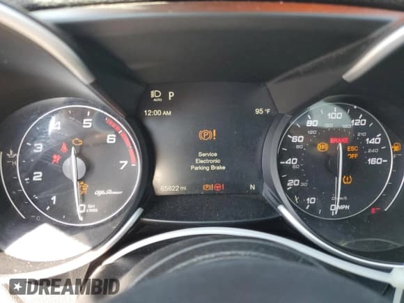 ✅ 2020 Alfa Romeo Giulia Sport • VIN: ZARFANAN6L7629455 • Lot: 68445175. Listed on Copart with 65,622 mi. Free auction sales archive from the USA and detailed vehicle history report at DreamBid. Image 9.