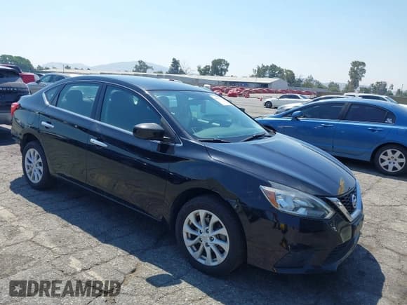 ✅ 2018 Nissan Sentra SV • VIN: 3N1AB7APXJL645720 • Лот: 42932722. Опубликован ранее на IAAI с пробегом 45 131 миль. Бесплатный доступ к архиву аукционных продаж из США и подробный отчёт об истории автомобиля на DreamBid. Изображение 1.
