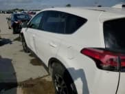 ✅ 2018 Toyota RAV4 XLE • VIN: 2T3WFREV0JW485206 • Лот: 55444535. Опубликован ранее на Copart с пробегом 94 799 миль. Бесплатный доступ к архиву аукционных продаж из США и подробный отчёт об истории автомобиля на DreamBid. Изображение 14.