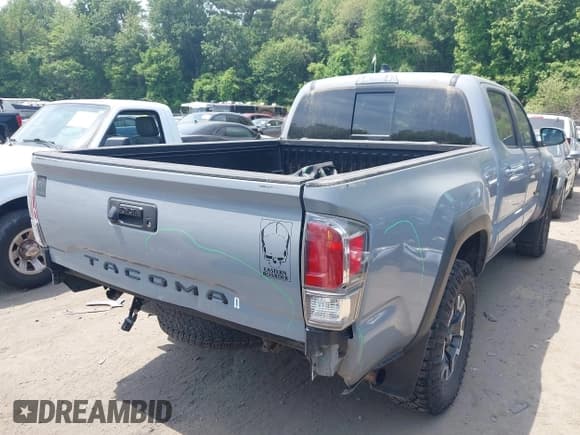 ✅ 2020 Toyota Tacoma SR5 • VIN: 3TMDZ5BN7LM089659 • Lot: 42396312. Wystawiony na IAAI z przebiegiem 84 955 mil. Bezpłatny archiwum sprzedaży aukcyjnych z USA i szczegółowy raport historii pojazdu na DreamBid. Zdjęcie 4.
