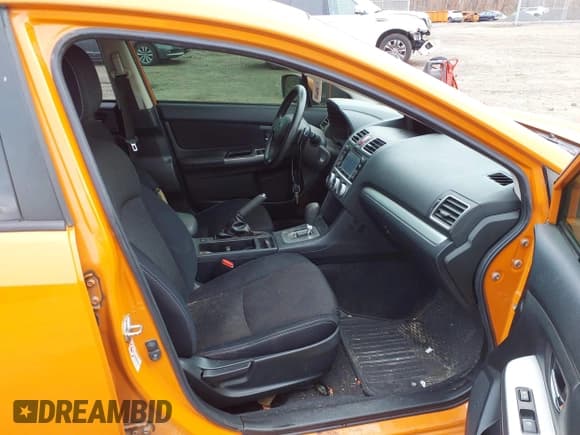 ✅ 2015 Subaru Crosstrek Premium • VIN: JF2GPACC3F8261432 • Lot: 43671724. Wystawiony na IAAI z przebiegiem 179 540 mil. Bezpłatny archiwum sprzedaży aukcyjnych z USA i szczegółowy raport historii pojazdu na DreamBid. Zdjęcie 5.