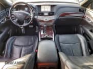 ✅ 2015 Infiniti Q70 • VIN: JN1BY1AR8FM561412 • Lot: 94324815. Wystawiony na Copart z przebiegiem 125 647 mil. Bezpłatny archiwum sprzedaży aukcyjnych z USA i szczegółowy raport historii pojazdu na DreamBid. Zdjęcie 8.