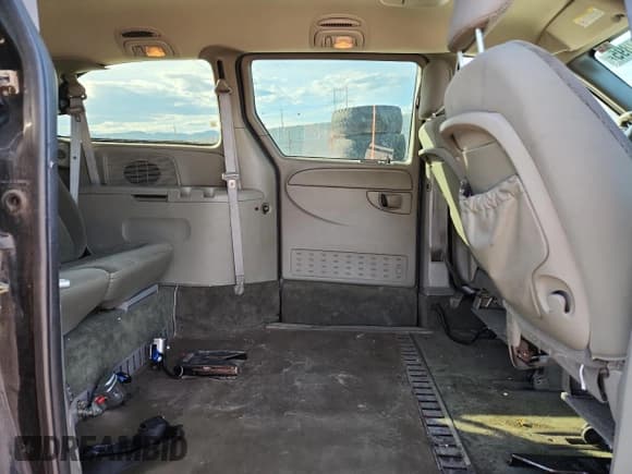 ✅ 2004 Dodge Caravan SXT • VIN: 2D4GP44L84R615741 • Лот: 81887895. Опубликован ранее на Copart с пробегом 102 795 миль. Бесплатный доступ к архиву аукционных продаж из США и подробный отчёт об истории автомобиля на DreamBid. Изображение 11.