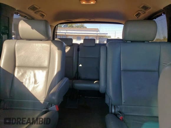 ✅ 2011 Toyota Sequoia Limited • VIN: 5TDKY5G14BS032687 • Lot: 91076045. Listed on Copart with 267,201 mi. Free auction sales archive from the USA and detailed vehicle history report at DreamBid. Image 10.