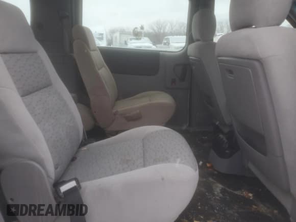 ✅ 2007 Chevrolet Uplander Cargo • VIN: 1GNDV13WX7D164164 • Лот: 45542485. Опубликован ранее на Copart с пробегом 158 571 миль. Бесплатный доступ к архиву аукционных продаж из США и подробный отчёт об истории автомобиля на DreamBid. Изображение 11.