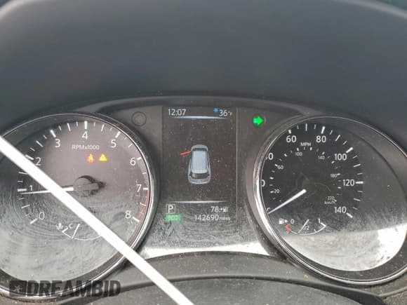 ✅ 2017 Nissan Rogue SL • VIN: 5N1AT2MV3HC781888 • Lot: 95279905. Listed on Copart with 142,690 mi. Free auction sales archive from the USA and detailed vehicle history report at DreamBid. Image 9.