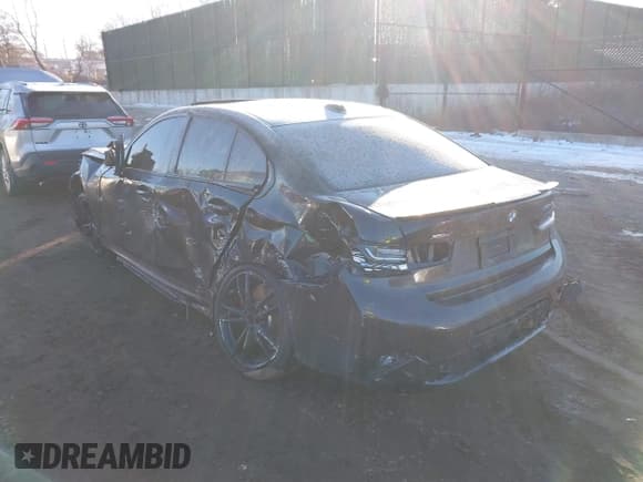 ✅ 2024 BMW 3 Series M340i xDrive • VIN: 3MW49FF0XR8E15313 • Lot: 41385641. Listed on IAAI with 2,914 mi. Free auction sales archive from the USA and detailed vehicle history report at DreamBid. Image 3.