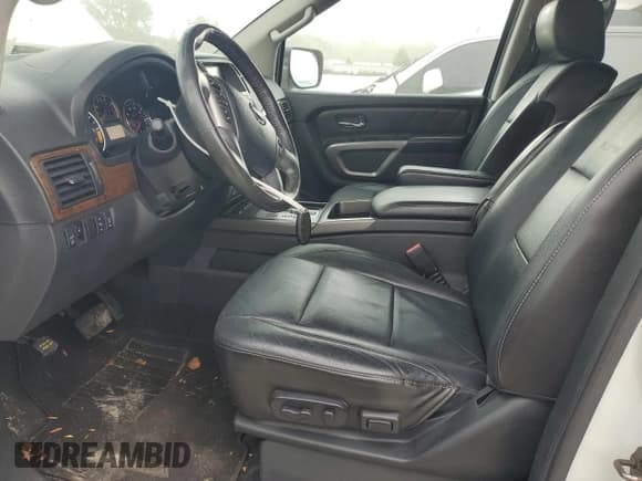 ✅ 2015 Nissan Armada Platinum • VIN: 5N1BA0NE3FN613019 • Lot: 82242175. Wystawiony na Copart z przebiegiem 118 203 mil. Bezpłatny archiwum sprzedaży aukcyjnych z USA i szczegółowy raport historii pojazdu na DreamBid. Zdjęcie 7.