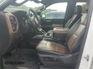 ✅ 2021 Chevrolet Silverado 1500 High Country • VIN: 1GCUYHED3MZ262679 • Lot: 81371995. Wystawiony na Copart z przebiegiem 91 590 mil. Bezpłatny archiwum sprzedaży aukcyjnych z USA i szczegółowy raport historii pojazdu na DreamBid. Zdjęcie 7.