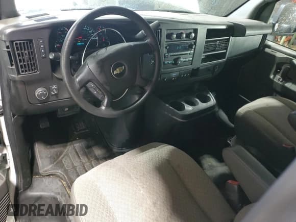 ✅ 2014 Chevrolet Express Passenger LT • VIN: 1GAZG1FG4E1187749 • Lot: 82086105. Wystawiony na Copart z przebiegiem 67 880 mil. Bezpłatny archiwum sprzedaży aukcyjnych z USA i szczegółowy raport historii pojazdu na DreamBid. Zdjęcie 8.