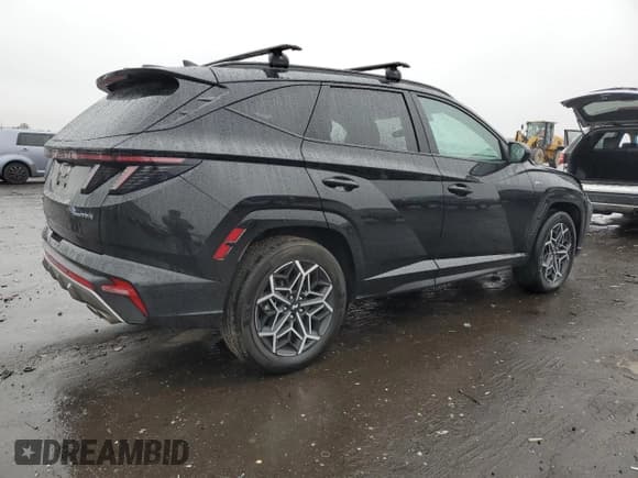 ✅ 2024 Hyundai Tucson N Line • VIN: KM8JFCD12RU160602 • Lot: 80624374. Wystawiony na Copart z przebiegiem 40 645 mil. Bezpłatny archiwum sprzedaży aukcyjnych z USA i szczegółowy raport historii pojazdu na DreamBid. Zdjęcie 3.
