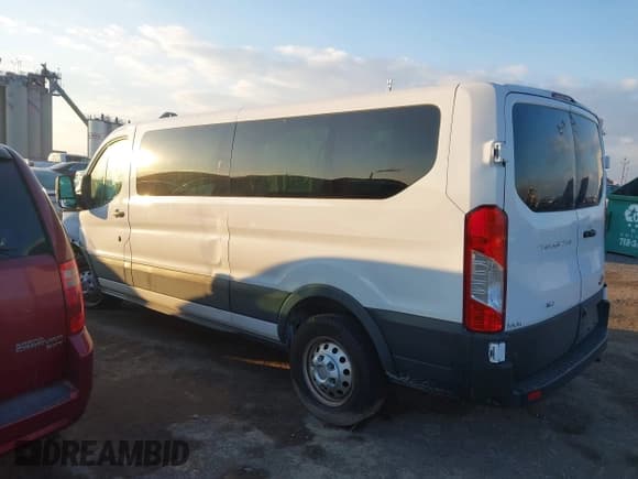 ✅ 2023 Ford Transit Passenger XL • VIN: 1FBAX9Y80PKA16636 • Lot: 41282212. Wystawiony na IAAI z przebiegiem 8 572 mil. Bezpłatny archiwum sprzedaży aukcyjnych z USA i szczegółowy raport historii pojazdu na DreamBid. Zdjęcie 14.