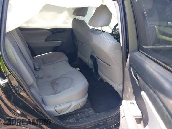 ✅ 2022 Toyota Highlander LE • VIN: 5TDZZRAH9NS107784 • Lot: 42572810. Listed on IAAI with 76,776 mi. Free auction sales archive from the USA and detailed vehicle history report at DreamBid. Image 8.