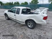 ✅ 2002 Chevrolet S-10 • VIN: 1GCCS19W228255175 • Лот: 42170832. Опубликован ранее на IAAI с пробегом 250 224 миль. Бесплатный доступ к архиву аукционных продаж из США и подробный отчёт об истории автомобиля на DreamBid. Изображение 3.