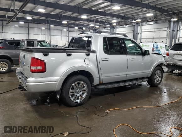 ✅ 2010 Ford Explorer Sport Trac Limited • VIN: 1FMEU5D81AUA00277 • Лот: 63639134. Опубликован ранее на Copart с пробегом 179 489 миль. Бесплатный доступ к архиву аукционных продаж из США и подробный отчёт об истории автомобиля на DreamBid. Изображение 3.