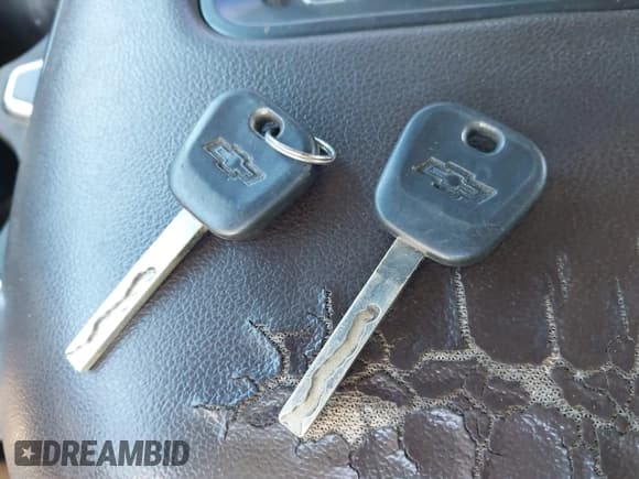 ✅ 2016 Chevrolet Silverado 2500HD LTZ • VIN: 1GC1KWE83GF198399 • Lot: 43427914. Wystawiony na IAAI z przebiegiem 254 474 mil. Bezpłatny archiwum sprzedaży aukcyjnych z USA i szczegółowy raport historii pojazdu na DreamBid. Zdjęcie 11.