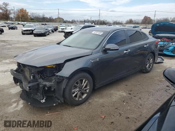 ✅ 2020 Kia Optima LX • VIN: 5XXGT4L38LG381957 • Lot: 92287405. Wystawiony na Copart z przebiegiem 92 948 mil. Bezpłatny archiwum sprzedaży aukcyjnych z USA i szczegółowy raport historii pojazdu na DreamBid. Zdjęcie 1.