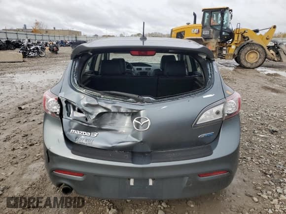 ✅ 2013 Mazda 3 i Grand Touring • VIN: JM1BL1M71D1729055 • Лот: 82612075. Опубликован ранее на Copart с пробегом 231 633 миль. Бесплатный доступ к архиву аукционных продаж из США и подробный отчёт об истории автомобиля на DreamBid. Изображение 6.