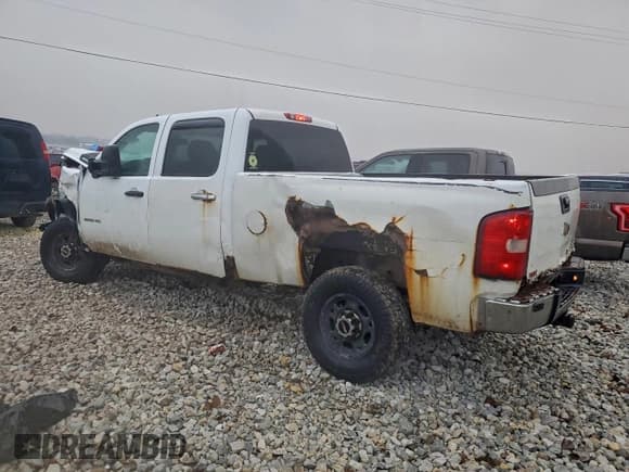 ✅ 2007 Chevrolet Silverado 2500HD 2LT • VIN: 1GCHK23617F538187 • Lot: 93531755. Wystawiony na Copart z przebiegiem 323 641 mil. Bezpłatny archiwum sprzedaży aukcyjnych z USA i szczegółowy raport historii pojazdu na DreamBid. Zdjęcie 2.