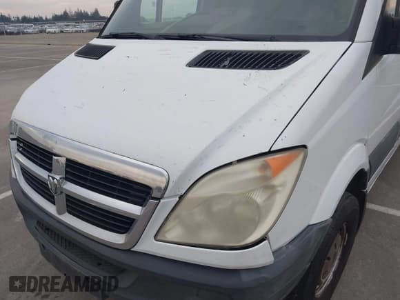 ✅ 2008 Dodge Sprinter • VIN: WD0PE745685331332 • Lot: 43666558. Listed on IAAI with 380,154 mi. Free auction sales archive from the USA and detailed vehicle history report at DreamBid. Image 6.