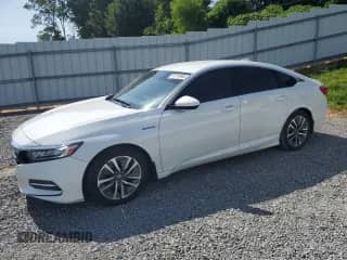 2018 Honda Accord with VIN 1HGCV3F10JA002943, listed as a Copart auction lot 61214905 with 123,303 mi miles and Salvage title. Bid and sale history available at DreamBid. Image 1.