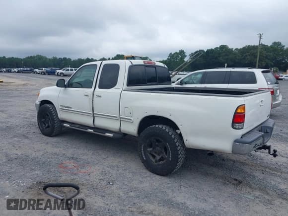 ✅ 2002 Toyota Tundra Limited • VIN: 5TBRT38102S289158 • Lot: 42921505. Listed on IAAI with 405,852 mi. Free auction sales archive from the USA and detailed vehicle history report at DreamBid. Image 3.