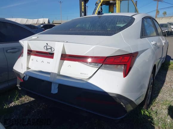 ✅ 2025 Hyundai Elantra Blue • VIN: KMHLM4DJXSU140334 • Лот: 43235004. Опубликован ранее на IAAI с пробегом 2 585 миль. Бесплатный доступ к архиву аукционных продаж из США и подробный отчёт об истории автомобиля на DreamBid. Изображение 17.