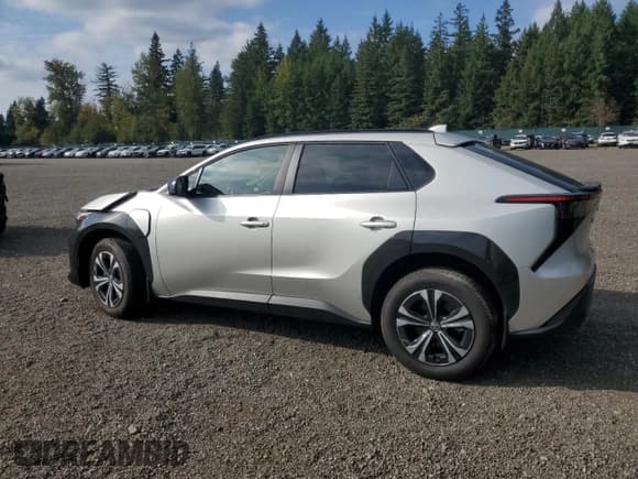 ✅ 2025 Toyota bZ4X XLE • VIN: JTMABACA1SA103451 • Лот: 71730015. Опубликован ранее на Copart с пробегом Не указан. Бесплатный доступ к архиву аукционных продаж из США и подробный отчёт об истории автомобиля на DreamBid. Изображение 2.