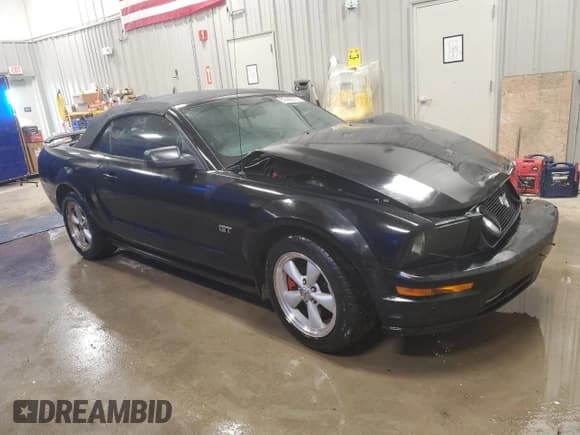 ✅ 2006 Ford Mustang GT Deluxe • VIN: 1ZVHT85H665146449 • Lot: 87468355. Wystawiony na Copart z przebiegiem 157 202 mil. Bezpłatny archiwum sprzedaży aukcyjnych z USA i szczegółowy raport historii pojazdu na DreamBid. Zdjęcie 4.