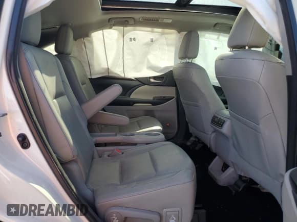 ✅ 2014 Toyota Highlander Limited • VIN: 5TDDCRFH6ES004844 • Лот: 69423125. Опубликован ранее на Copart с пробегом Не указан. Бесплатный доступ к архиву аукционных продаж из США и подробный отчёт об истории автомобиля на DreamBid. Изображение 11.