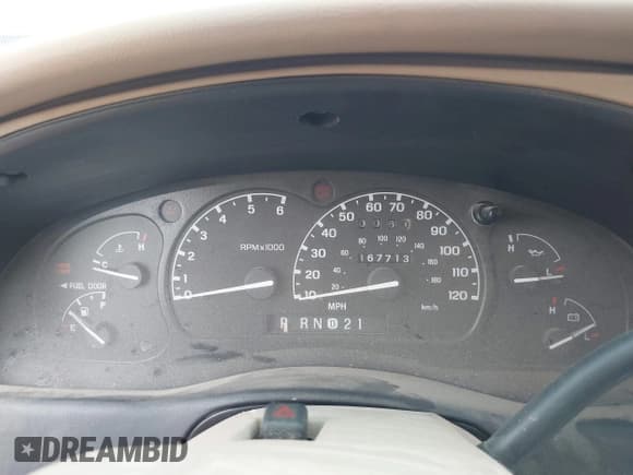 ✅ 2000 Ford Explorer Eddie Bauer • VIN: 1FMZU74E8YZA55910 • Lot: 42847157. Wystawiony na IAAI z przebiegiem 167 713 mil. Bezpłatny archiwum sprzedaży aukcyjnych z USA i szczegółowy raport historii pojazdu na DreamBid. Zdjęcie 7.