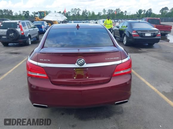 ✅ 2015 Buick LaCrosse • VIN: 1G4GA5G39FF210607 • Lot: 42096669. Wystawiony na IAAI z przebiegiem 82 990 mil. Bezpłatny archiwum sprzedaży aukcyjnych z USA i szczegółowy raport historii pojazdu na DreamBid. Zdjęcie 16.