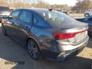 ✅ 2023 Kia Forte GT-Line • VIN: 3KPF54AD9PE686528 • Lot: 40782505. Wystawiony na IAAI z przebiegiem 8 242 mil. Bezpłatny archiwum sprzedaży aukcyjnych z USA i szczegółowy raport historii pojazdu na DreamBid. Zdjęcie 3.