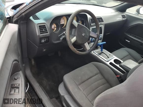 ✅ 2010 Dodge Challenger SE • VIN: 2B3CJ4DV9AH260953 • Лот: 67105825. Опубликован ранее на Copart с пробегом 129 291 миль. Бесплатный доступ к архиву аукционных продаж из США и подробный отчёт об истории автомобиля на DreamBid. Изображение 8.