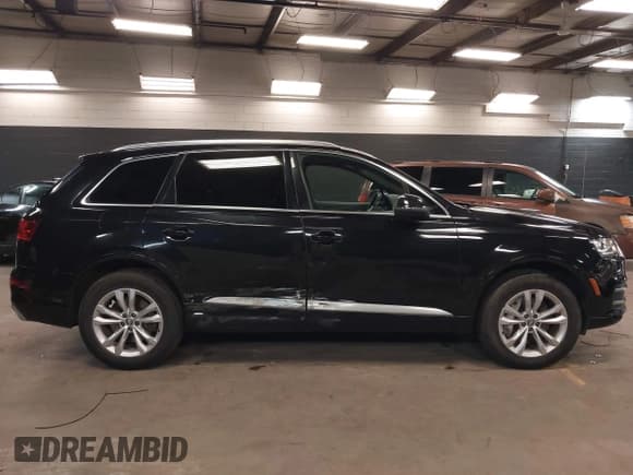 ✅ 2017 Audi Q7 Premium • VIN: WA1AAAF78HD045858 • Lot: 42315980. Listed on IAAI with 66,523 mi. Free auction sales archive from the USA and detailed vehicle history report at DreamBid. Image 13.