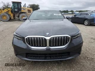 ✅ 2024 BMW 5 Series 530i xDrive • VIN: WBA53FJ06RCR51813 • Lot: 88337015. Listed on Copart with 22,646 mi. Free auction sales archive from the USA and detailed vehicle history report at DreamBid. Image 5.