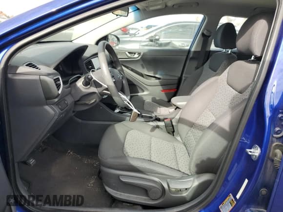 ✅ 2019 Hyundai Ioniq Blue • VIN: KMHC65LC2KU115673 • Lot: 92945675. Listed on Copart with 98,525 mi. Free auction sales archive from the USA and detailed vehicle history report at DreamBid. Image 7.