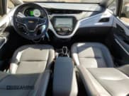 ✅ 2018 Chevrolet Bolt EV Premier • VIN: 1G1FX6S05J4132504 • Лот: 70434384. Опубликован ранее на Copart с пробегом 38 677 миль. Бесплатный доступ к архиву аукционных продаж из США и подробный отчёт об истории автомобиля на DreamBid. Изображение 8.