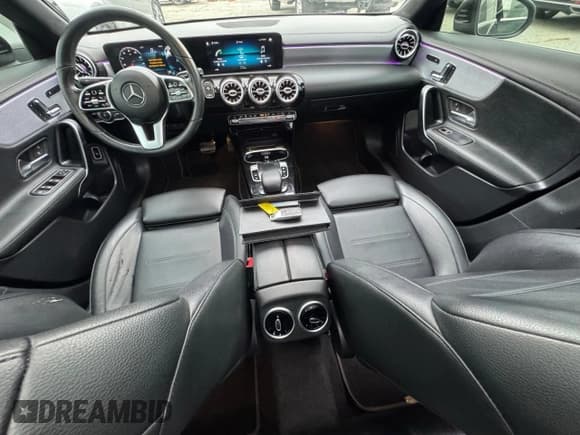 ✅ 2020 Mercedes-Benz CLA 250 • VIN: W1K5J4GB1LN091262 • Lot: 92938935. Wystawiony na Copart z przebiegiem 104 249 mil. Bezpłatny archiwum sprzedaży aukcyjnych z USA i szczegółowy raport historii pojazdu na DreamBid. Zdjęcie 9.