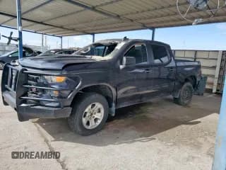 ✅ 2023 Chevrolet Silverado 1500 Custom Trail Boss • VIN: 3GCUDCED3PG210844 • Lot: 81336155. Wystawiony na Copart z przebiegiem 19 820 mil. Bezpłatny archiwum sprzedaży aukcyjnych z USA i szczegółowy raport historii pojazdu na DreamBid. Zdjęcie 1.