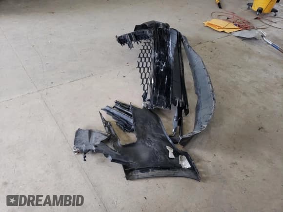 ✅ 2017 Chevrolet Suburban LT • VIN: 1GNSKHKC1HR244943 • Lot: 68239614. Wystawiony na Copart z przebiegiem 132 317 mil. Bezpłatny archiwum sprzedaży aukcyjnych z USA i szczegółowy raport historii pojazdu na DreamBid. Zdjęcie 13.