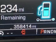 ✅ 2015 Chevrolet Suburban LT • VIN: 1GNSCJKC9FR642998 • Lot: 42974595. Wystawiony na IAAI z przebiegiem 358 414 mil. Bezpłatny archiwum sprzedaży aukcyjnych z USA i szczegółowy raport historii pojazdu na DreamBid. Zdjęcie 15.