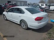 ✅ 2016 Volkswagen Passat S • VIN: 1VWAS7A36GC019397 • Лот: 41986217. Опубликован ранее на IAAI с пробегом 188 382 миль. Бесплатный доступ к архиву аукционных продаж из США и подробный отчёт об истории автомобиля на DreamBid. Изображение 3.