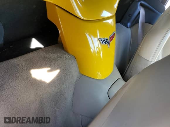 2005 Chevrolet Corvette z VIN 1G1YY34U355120839, wystawiony jako Copart lot #73440184 z przebiegiem 95 477 mil mil oraz Szkoda całkowita • Salvage title. Historia ofert i sprzedaży dostępna na DreamBid. Obrazek 11.